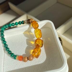 【Emerald Path, Sandalwood Smoke】