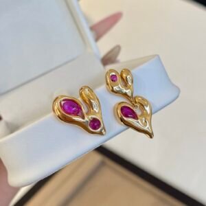 Sweet, irregular heart-shaped stud earrings